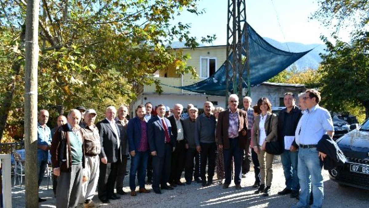 DSİ Bölge Müdürü Finike Gökbük Köyü\'nde Vatandaşı Dinledi