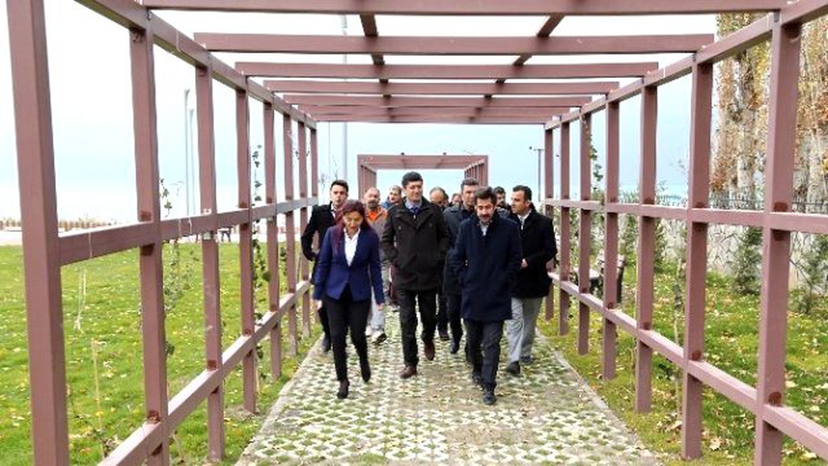 Eş Başkanlar Park ve Yeşil Alanları Gezdi