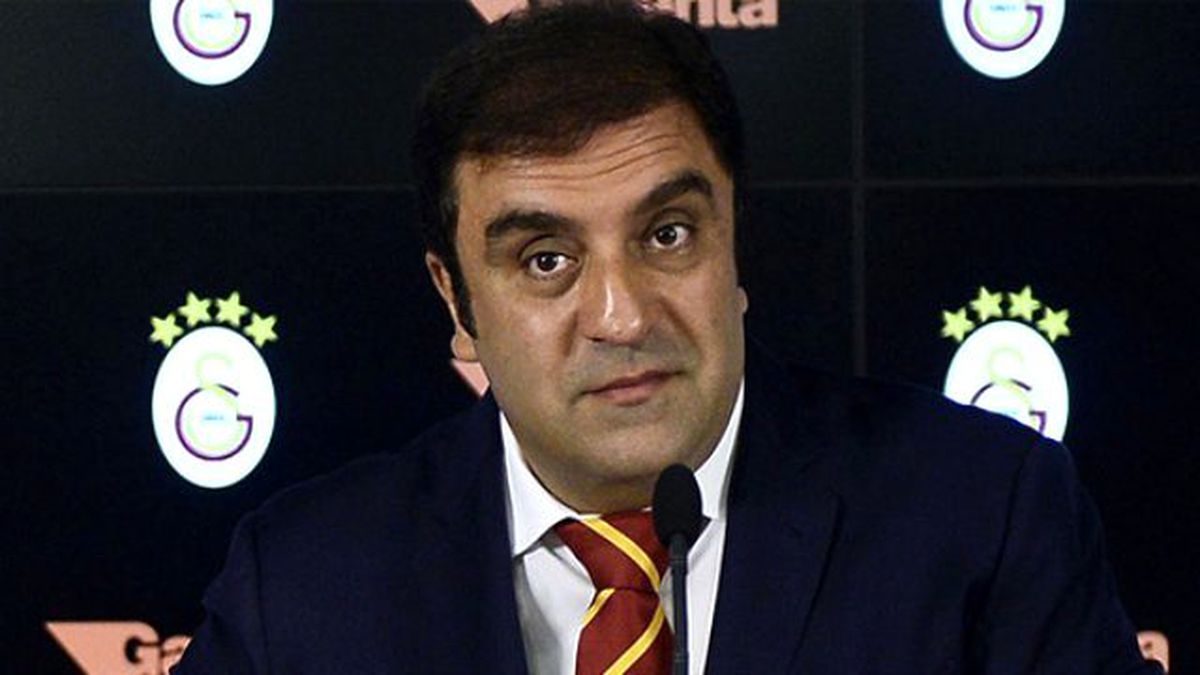 Galatasaray'da Hamza Hamzaoğlu'ndan Sonra Tayfun Demir de İstifa Etti