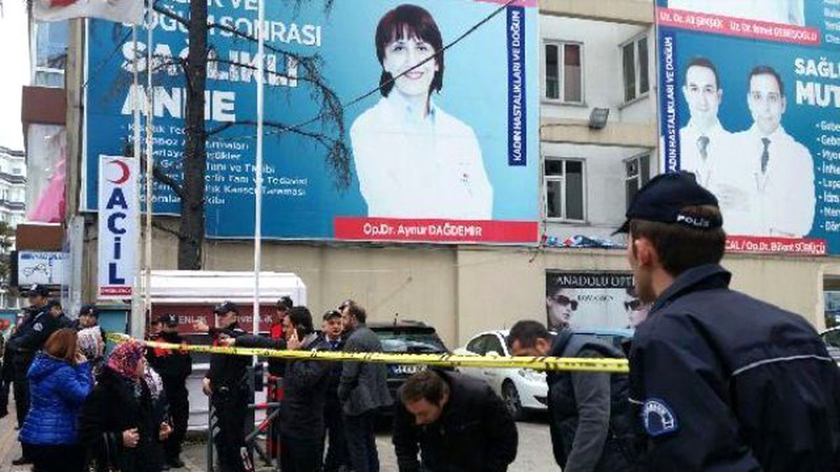 Hastanede Dehşet! Bıçaklanan Kadın Doktor Da, Saldırgan da Öldü (2) - Yeniden