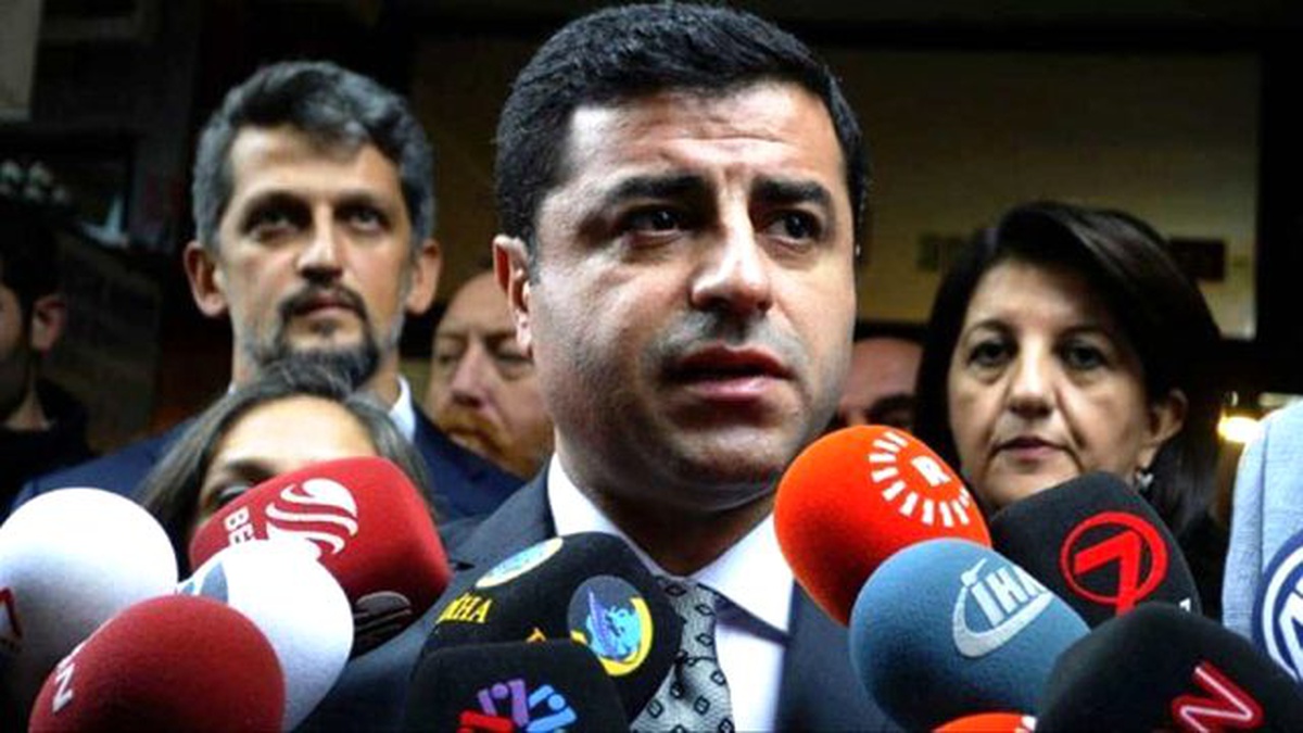 HDP\'de Sol Bileşen-Kürt Hakereti Tartışması Alevlendi