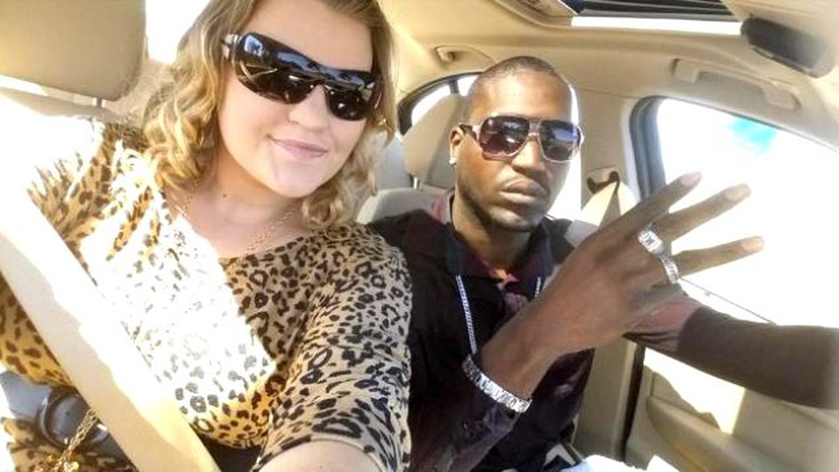 Cinnet Getiren Baba, İkiz Bebeklerini Annelerinin Kucağında Öldürdü