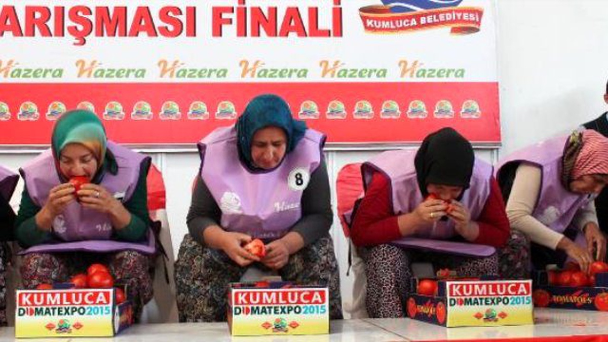 Kadınlar En Fazla Domatesi Yemek İçin Yarıştı