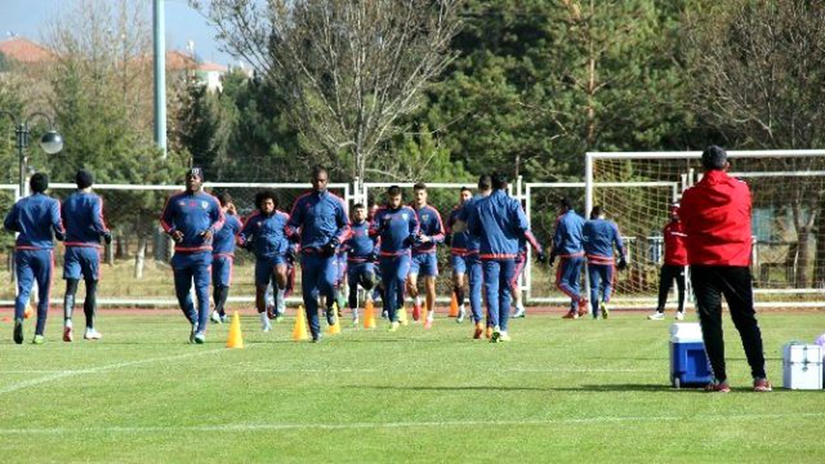 Kayserispor Kasımpaşa\'ya Bileniyor