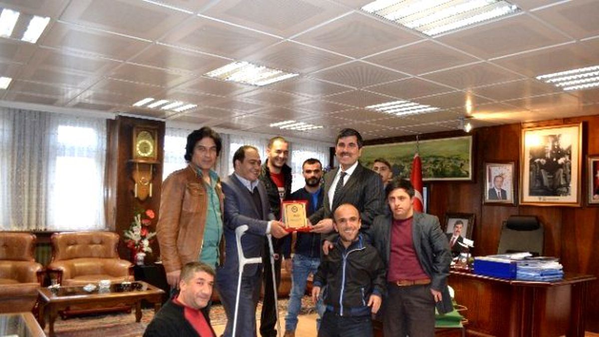 Muş Sevgi Engelliler Derneği\'nden Başkan Asya\'ya Ziyaret