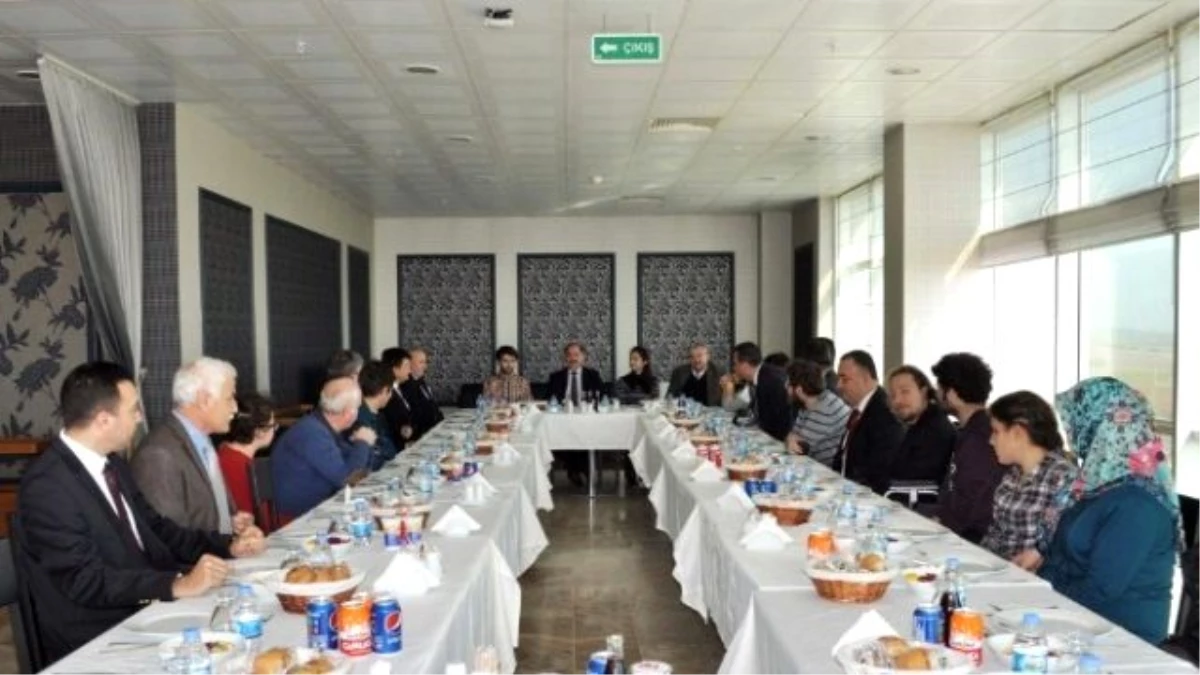 Nkü Rektörü Prof. Dr. Şimşek, Engelli Öğrencilerle Yemekte Buluştu
