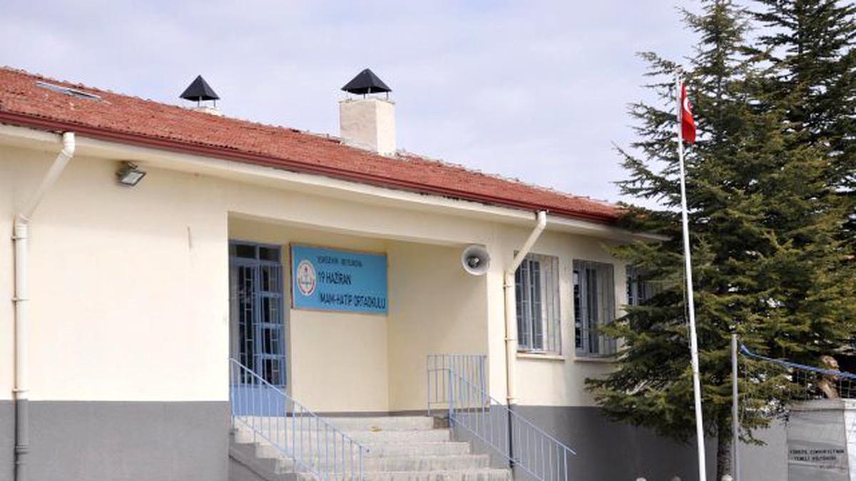 Öğrencilere Kötü Muamelede Bulunan Müdürün Adli Kontrol Kararı Kalktı