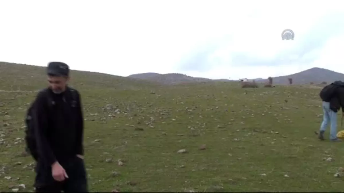 Polonyalı Koleksiyoncular Gök Taşı Parçaları Peşinde