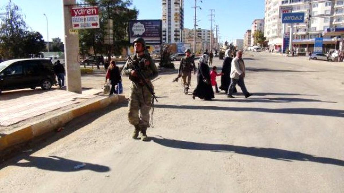 Silvan'da 6 Kişi 'Askere Hakaretten' Gözaltına Alındı