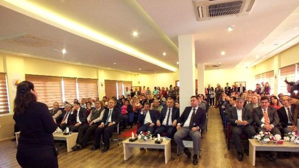 Tarsus\'ta Girişimcilik Kursiyerleri Sertifikalarını Aldı