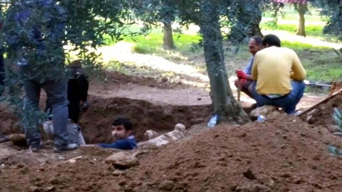 Zeytinlikte Roma Dönemine Ait İki Lahit Bulundu