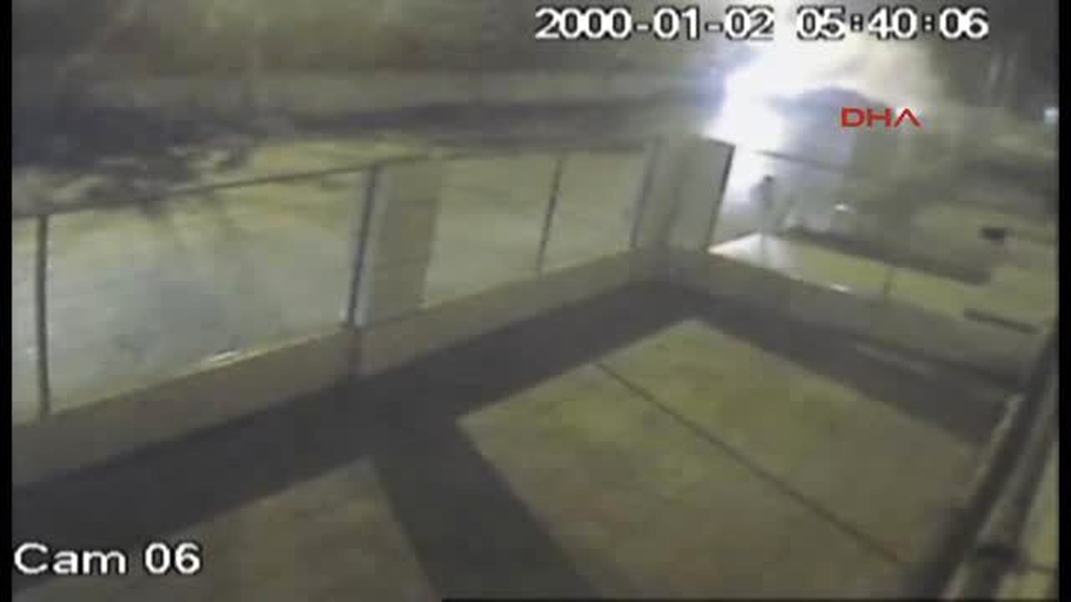Akyazı\'da 4 Kişinin Yaralandığı Kaza Anı Güvenlik Kamerasında