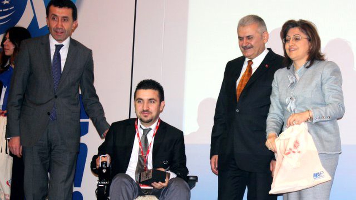 Bilişim Teknolojileri Temellerinin Tanıtımı ve Dijital Yaşam Semineri