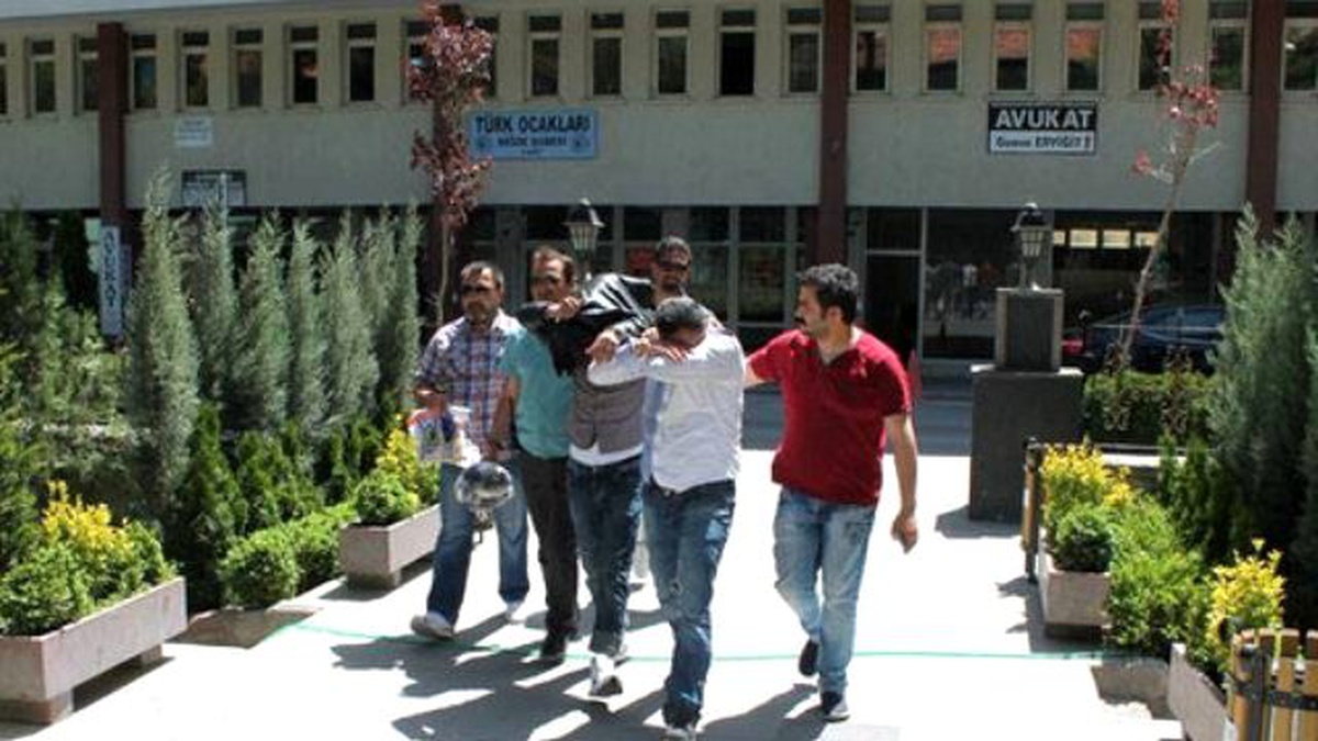 Kuyumculara Sahte Altın Satan Şahıs Yakalandı