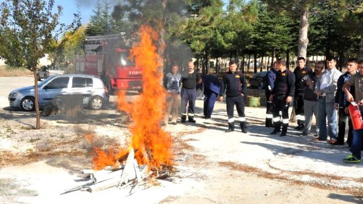Sandıklı\'da Öğrenciler İtfaiyeyi Ziyaret Etti