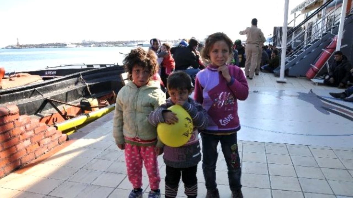 Avrupa\'ya Kaçarken Yakalanan Suriyeli Kaçakların Bombalarla Yaralanan Çocukları Yürek Burktu