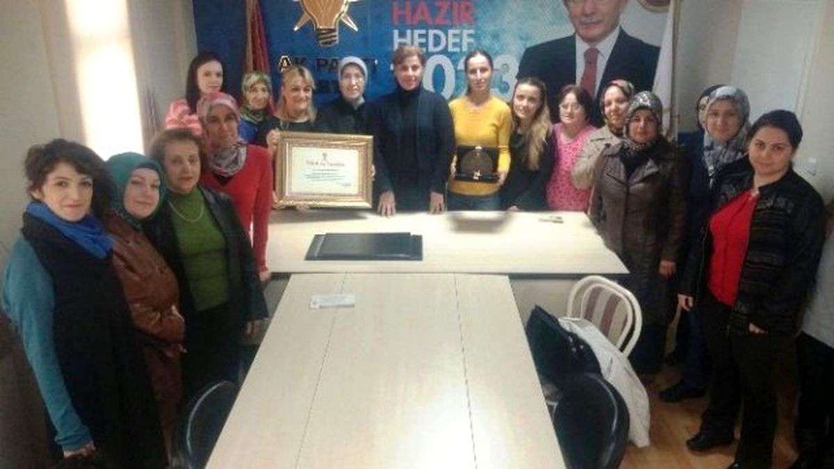 Bartın Kadın Kolları Teşekkür Belgesi ile Ödüllendirildi