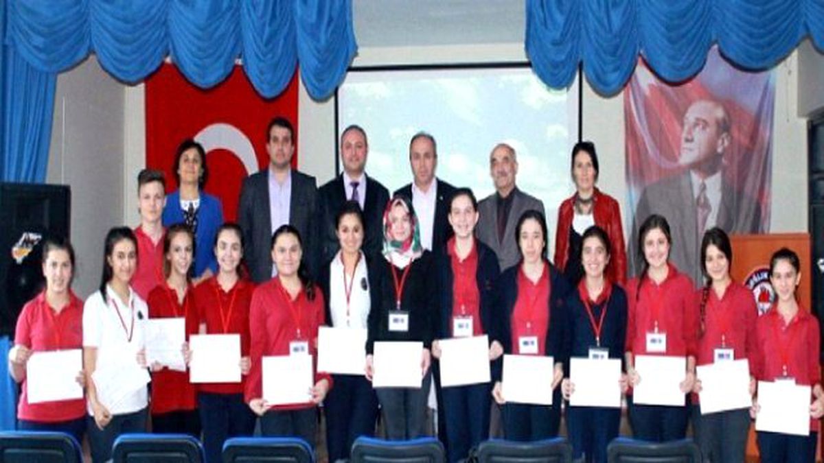 Brüksel\'e Gitmeden Önce İngilizce Öğrendiler