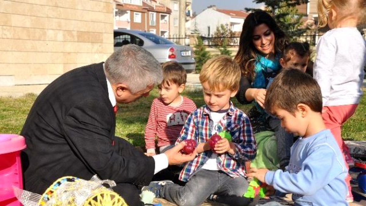 Çocuklar Eğleniyor, Anneler Öğreniyor