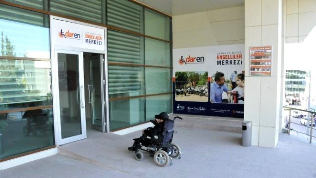 Darıca\'da Engeller Aşılıyor