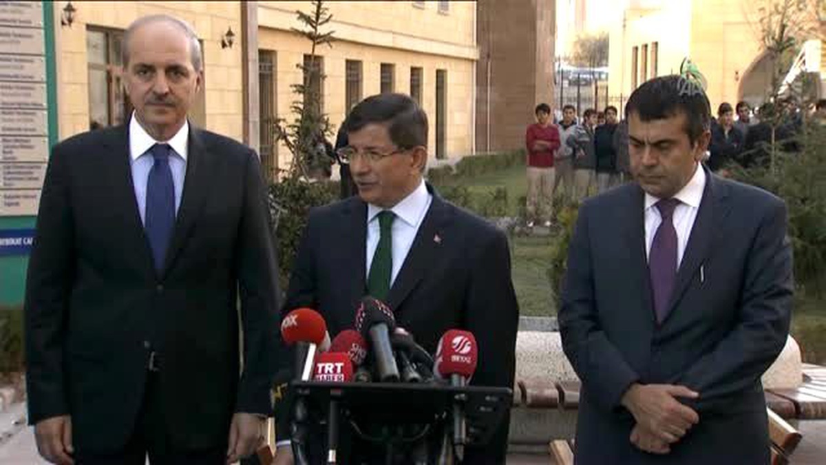 Başbakan Davutoğlu\'ndan Bayırbucak Türkmenlerine Tam Destek