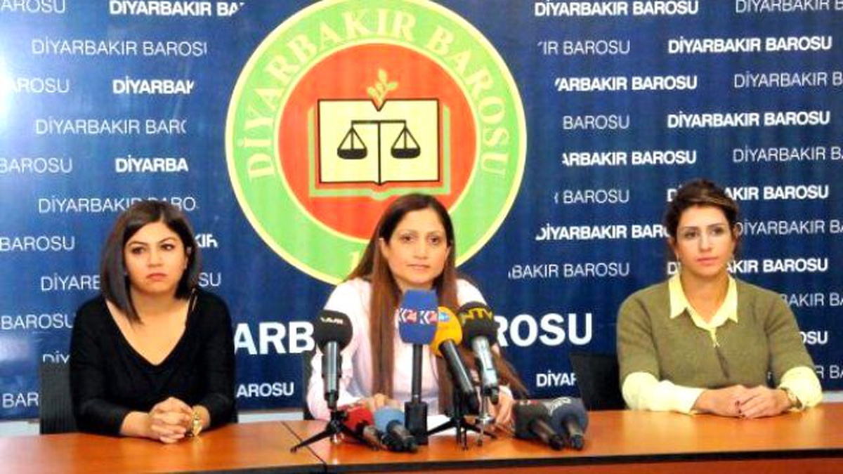 Diyarbakır Barosu: Türkiye\'de Her 3 Evlilikten Biri Çocuk Yaşta Yapılıyor