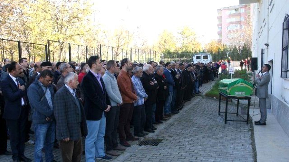 Dolandırıcılara İnanıp Kalp Krizi Geçiren Yaşlı Adama Son Görev