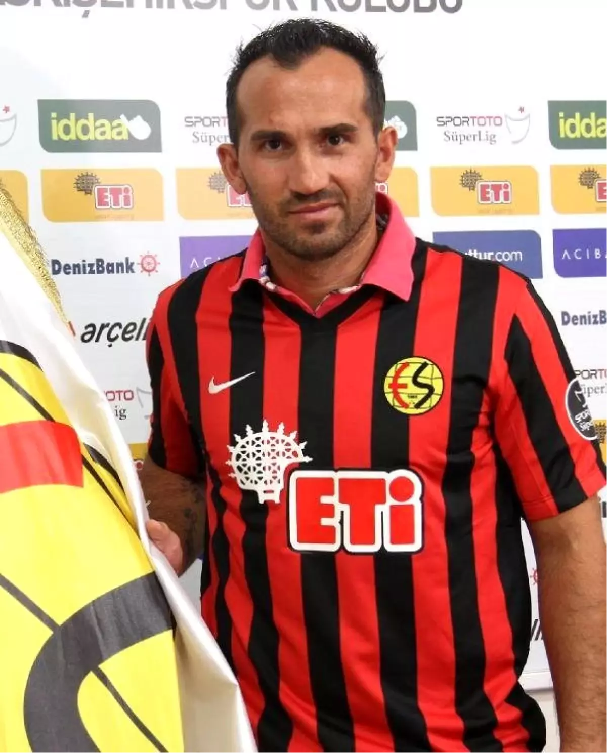 Eskişehirspor Gekas ve Muarem\'le Yollarını Ayırdı