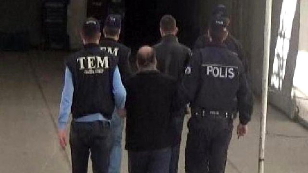 Gaziantep\'te Canlı Bomba ile Bağlantılı 3 Kişi Tutuklandı