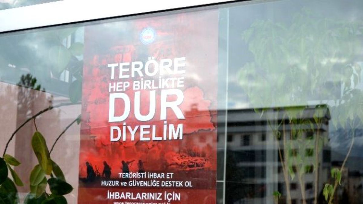 Hakkari'de 'Teröre Hep Birlikte Dur Diyelim' Afişleri