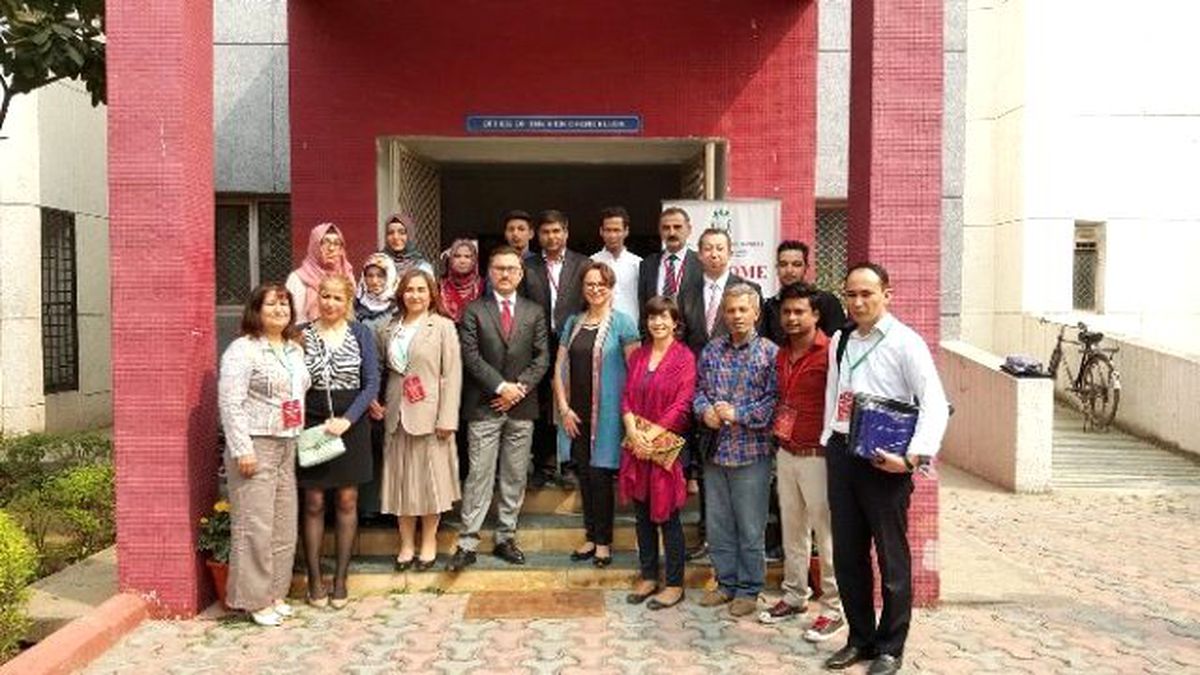 Hindistan\'da Türk Dili Eğitimi\'ne Tika\'dan Akademik Katkı