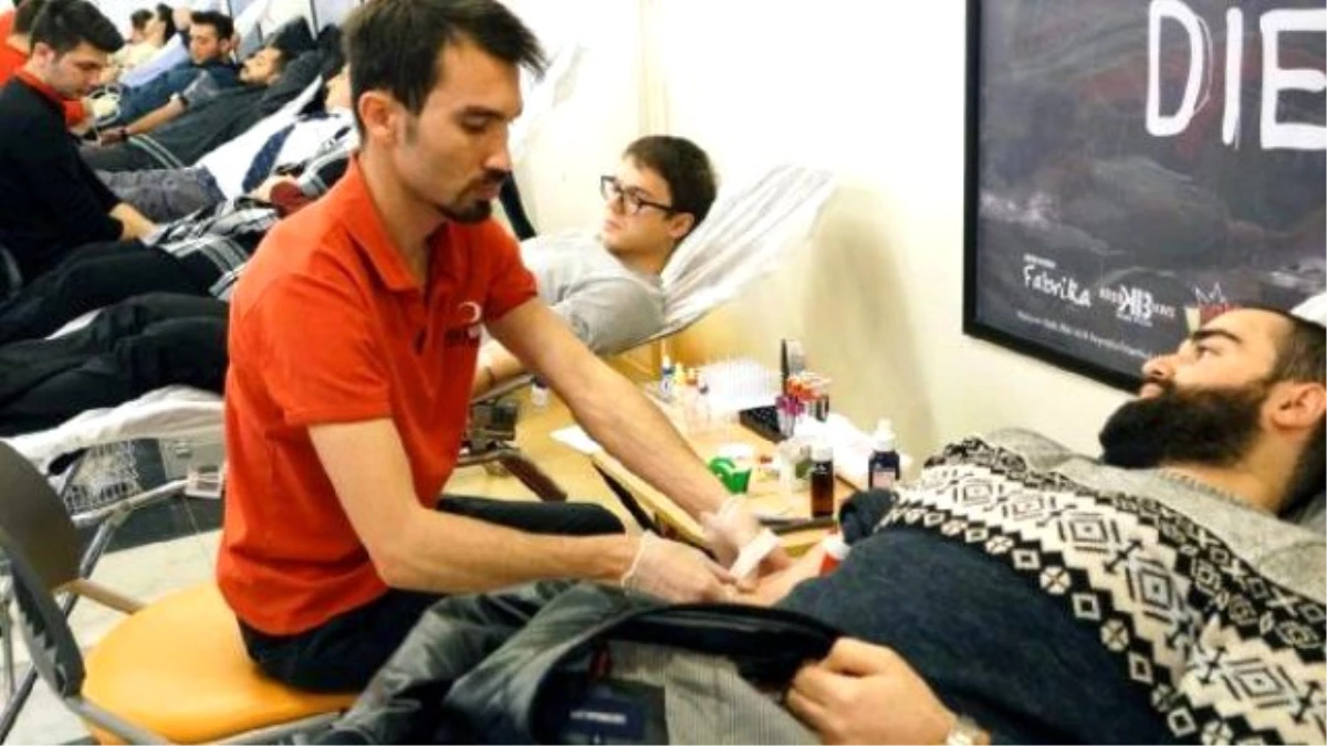 Işık Üniversitesi Öğrencilerinden Kan Bağışı Kampanyası\'na Anlamlı Destek
