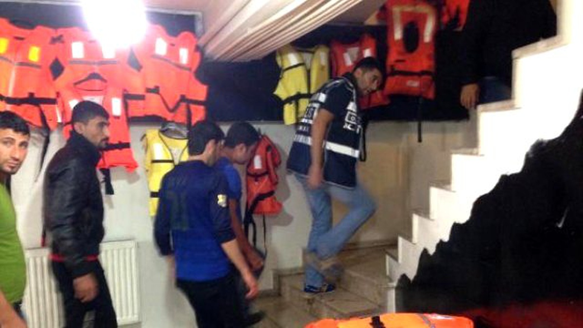 İzmir\'deki Otellerde Yabancı Uyruklu Denetimi