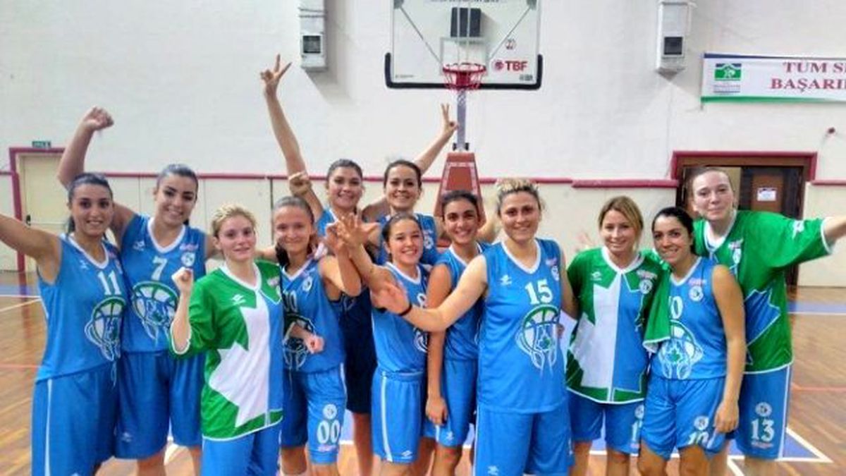 İzmit Belediyesi\'nin Bayan Basketbolcuları Hükmen Galip