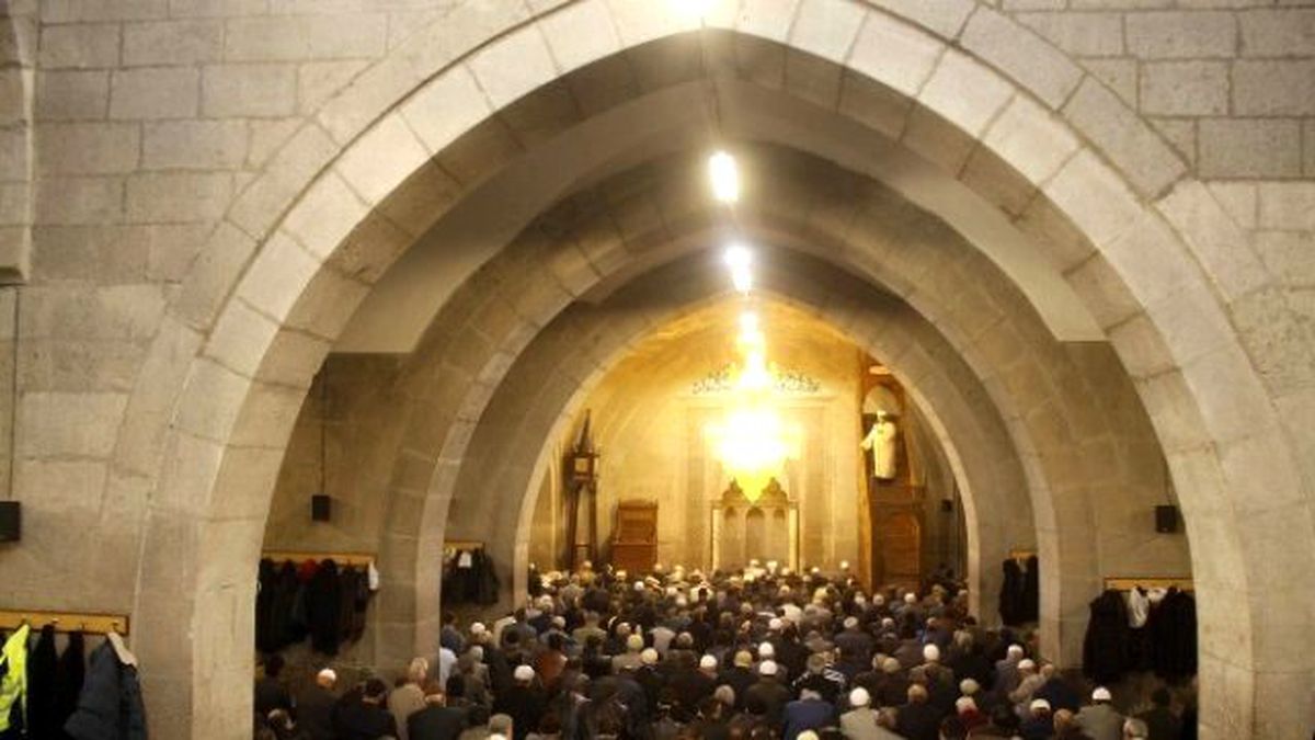 Kayseri\'de \'Terörün Hedef Aldığı Din: İslam\' Hutbesi Okundu
