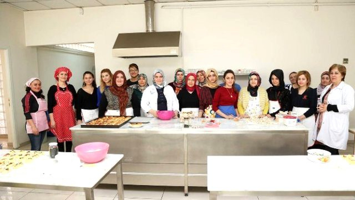 Lezzetli Tarifler Şehitkamil\'de Öğretiliyor