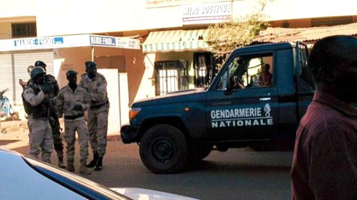 Mali\'de Otele Baskın: 170 Kişi Rehin Alındı