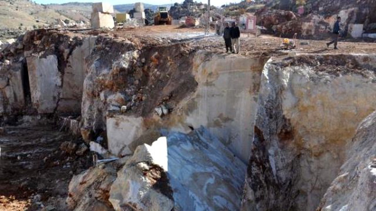 Mermer Ocağında Göçük Meydana Geldi: 4 İşçi Yaralandı