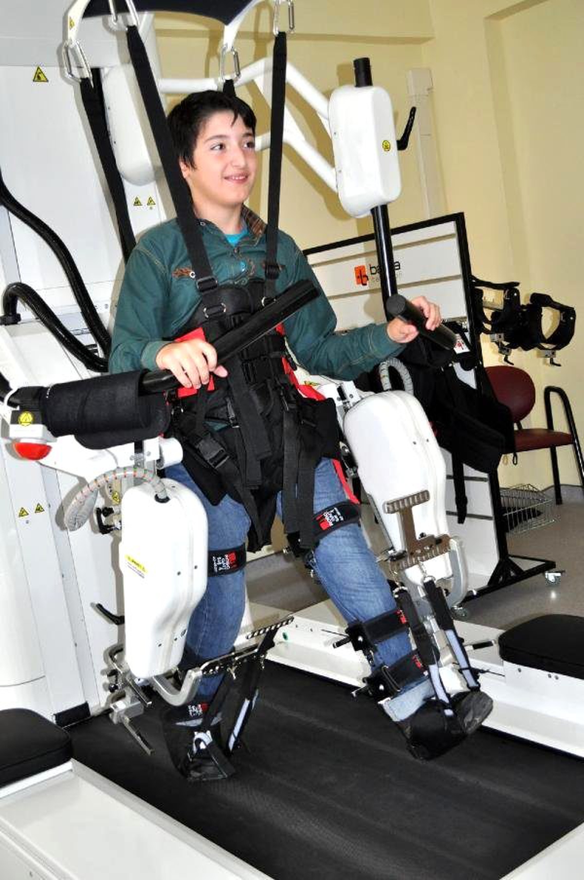 Robotik Sistemle Yürümeyi Yeniden Öğreniyorlar