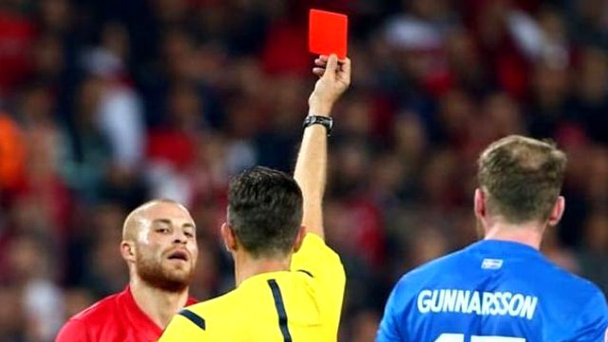 UEFA\'dan Gökhan Töre\'ye 2 Maç Ceza