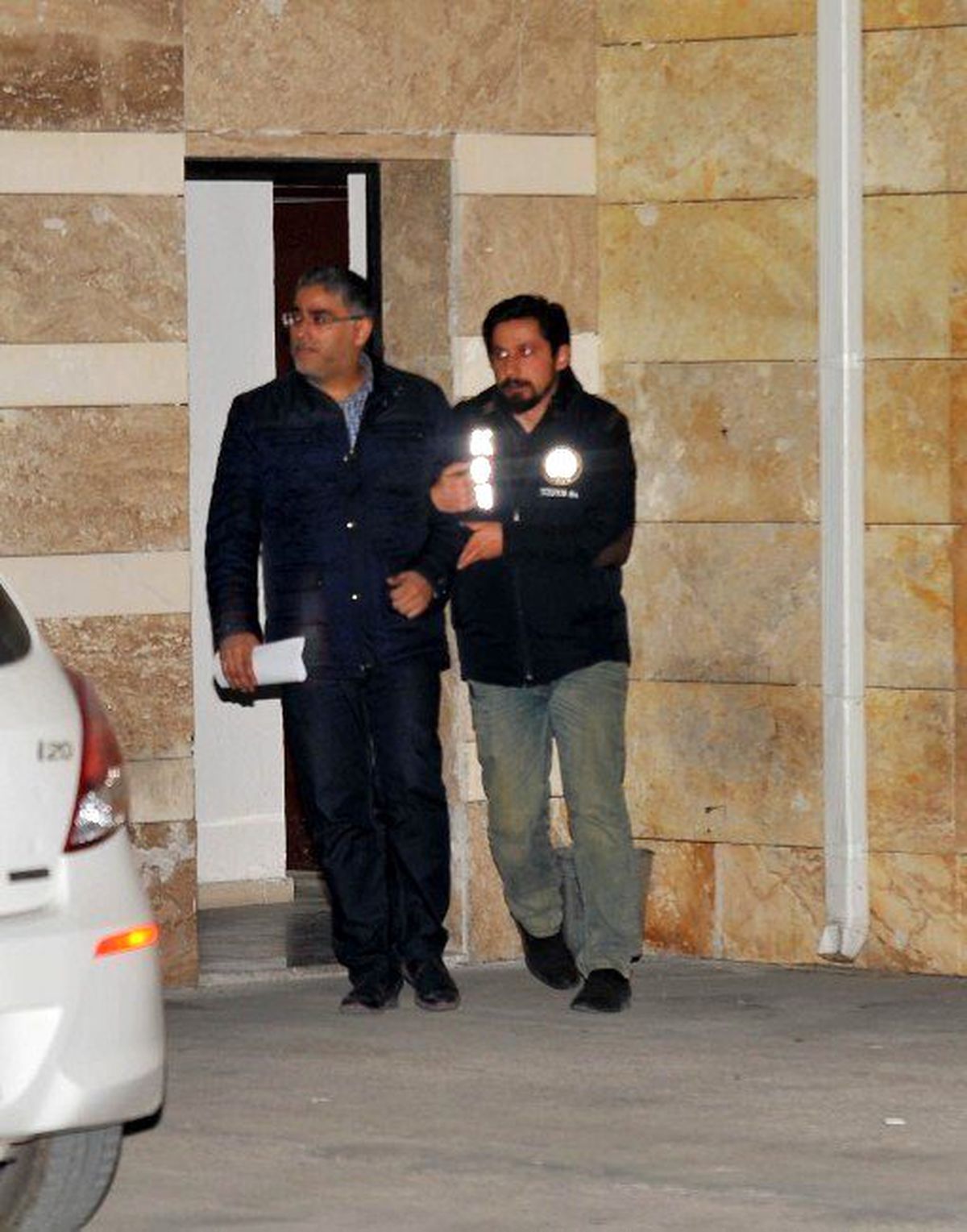 Uşak\'taki Paralel Devlet Operasyonunda 4 Tutuklama