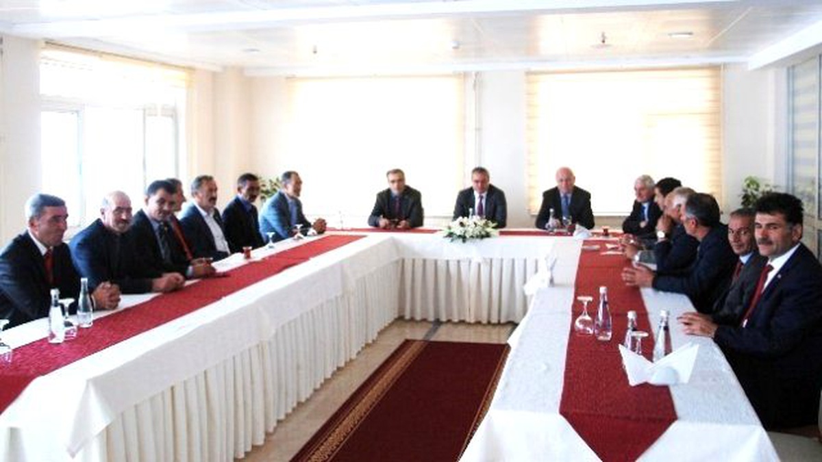 Vali Deniz, İl Genel Meclis Üyeleriyle Toplantıda Bir Araya Geldi