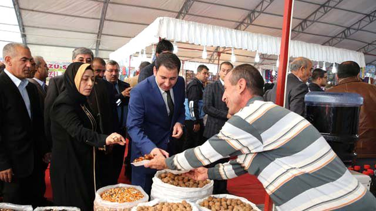 Yöresel Ürünler Fuarı Karaköprü\'de Açıldı