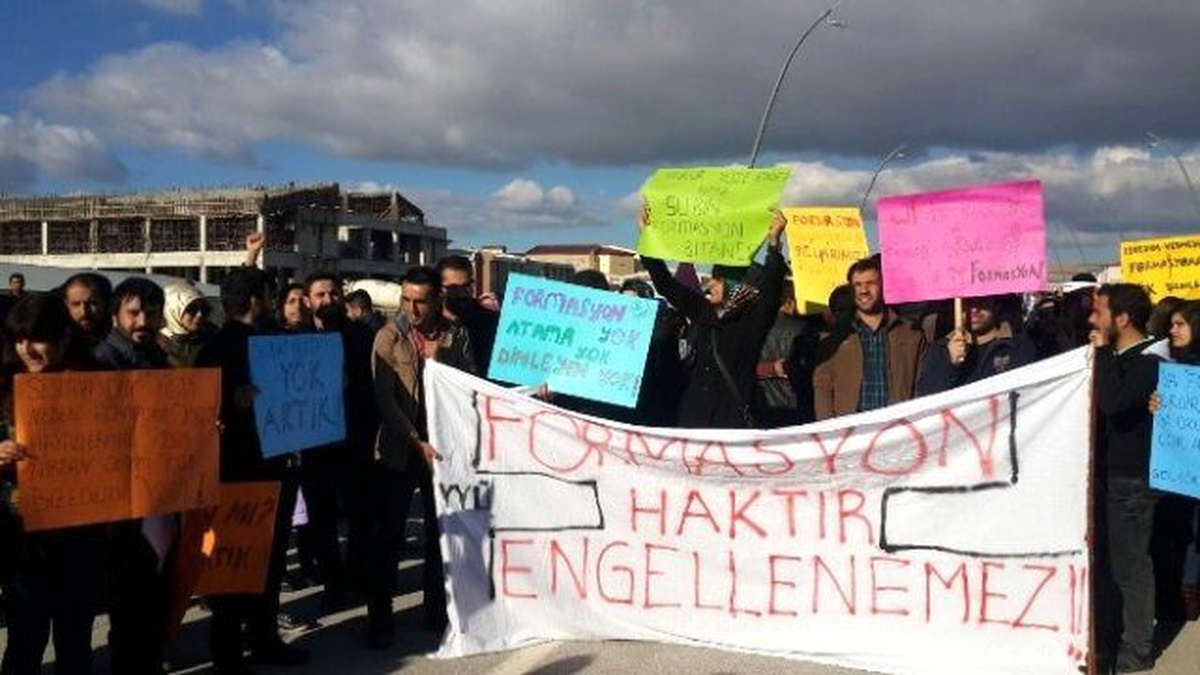 Yyü Öğrencileri Pedagojik Formasyon Kontenjanının Arttırılmasını İstedi