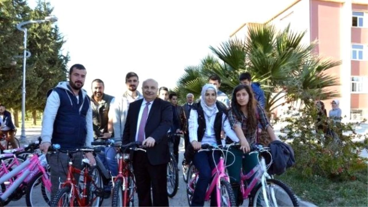 Adıyaman Üniversitesi\'ne 50 Adet Bisiklet Hibe Edildi