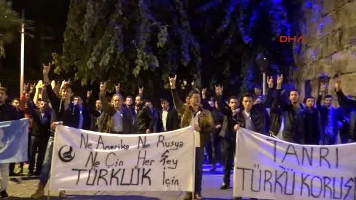 Antalya - Ülkücü Grup, Rusya Konsolosluğu\'na Yürüdü