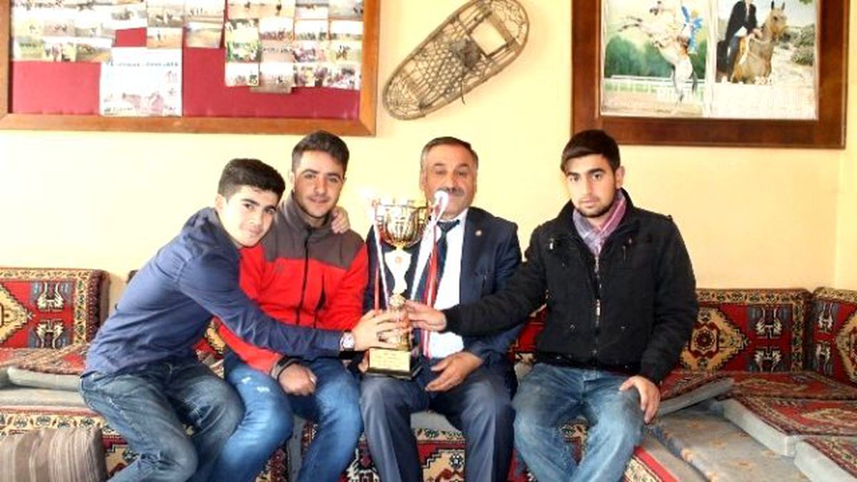 Cirit\'in Şampiyonu Kombinaspor