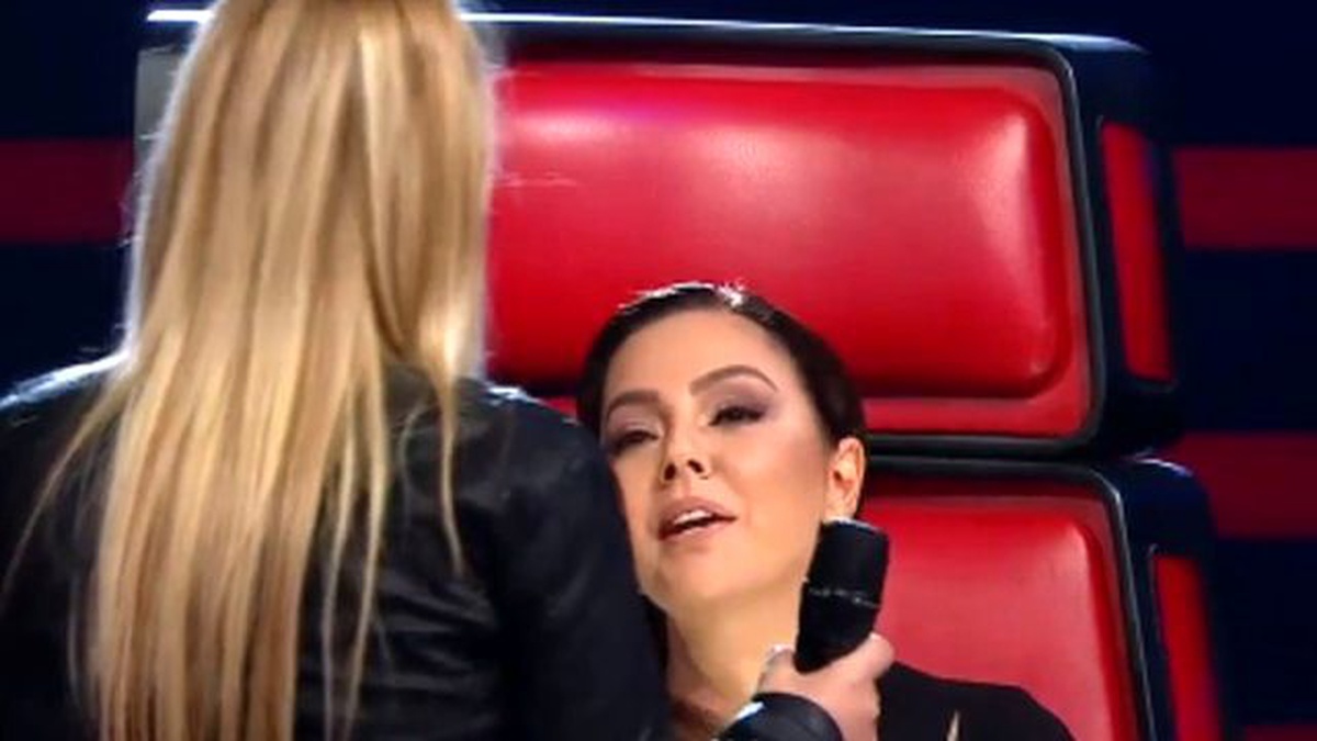 Ebru Gündeş Yine Büyüledi... Hayranı Olan Yarışmacı İçin Söyledi!