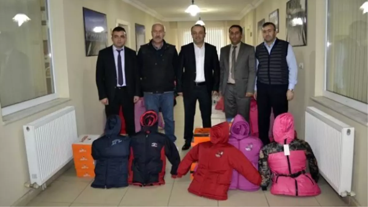 Ereğli Tso'dan Öğrencilere Kıyafet Yardımı