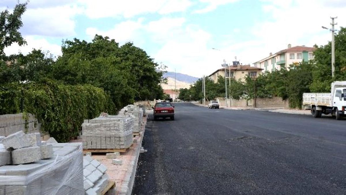 Halit Paşa Mahallesinde Kaldırım Çalışmaları Devam Ediyor